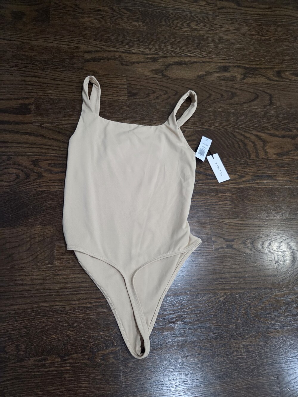 NWT Babaton Aritzia Sz.M Nude One-Piece Scoop Neck Bodysuit - Picture 3 of 7